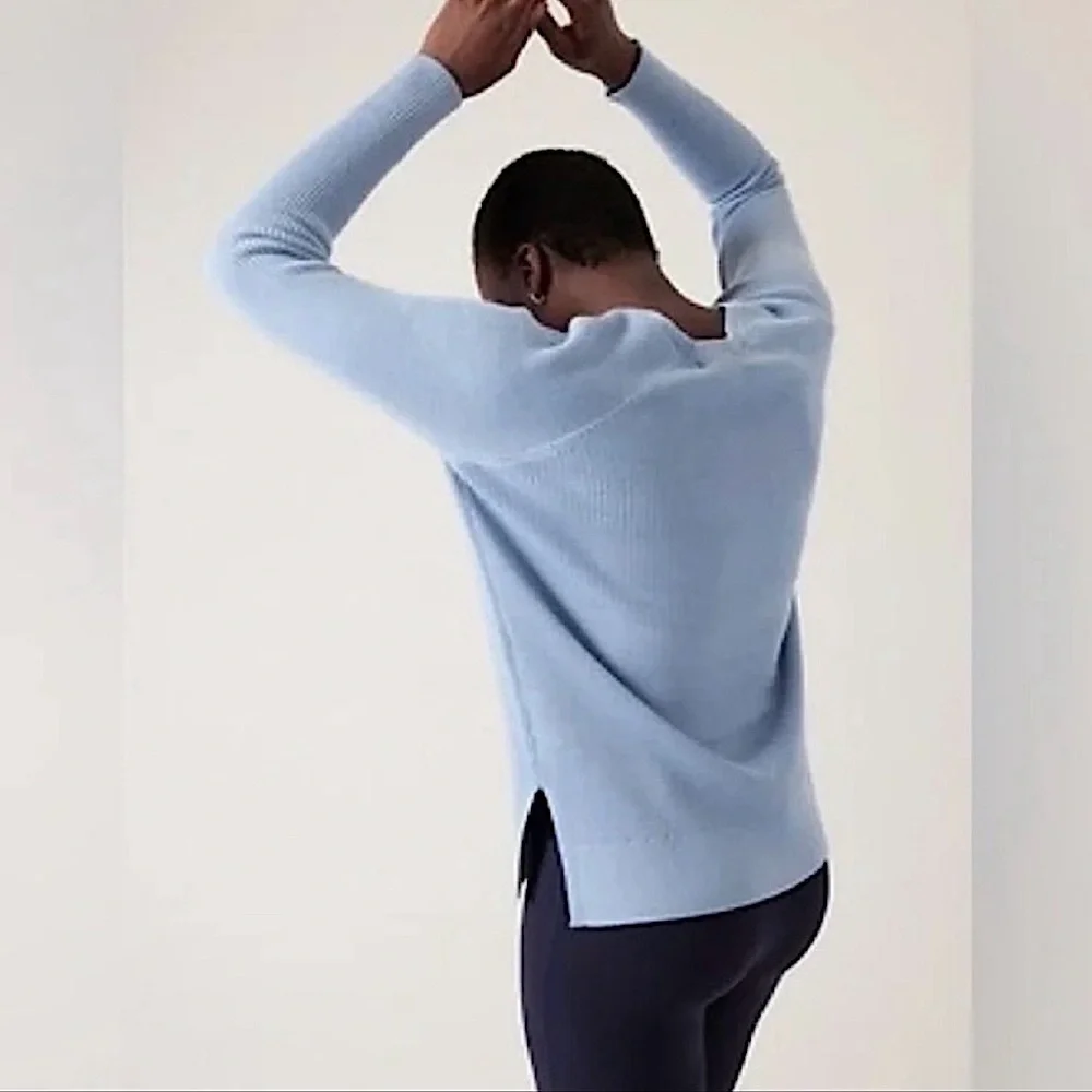 Athleta Hanover Refined Merino Wool Vneck Pullover Sweater Size Small Light Blue - Picture 3 of 13